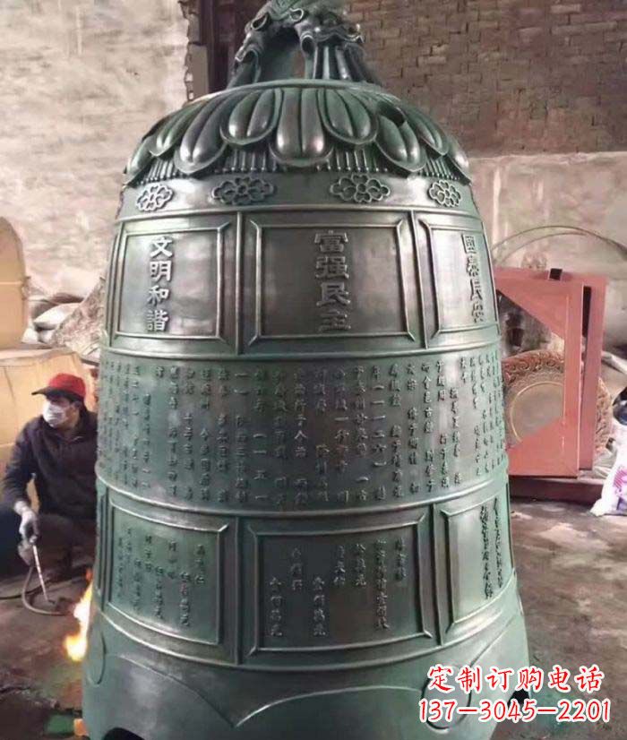 青海古典铜钟雕塑,装点家园