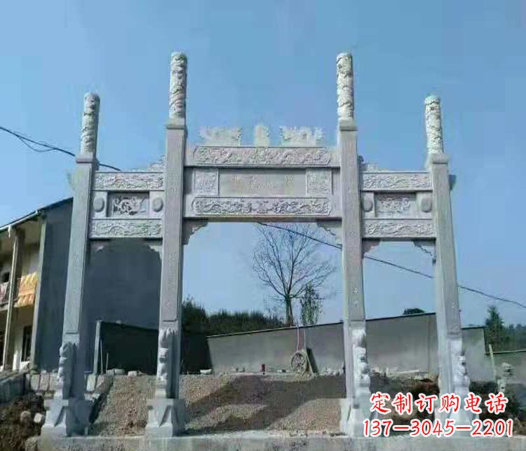 青海三门仿古牌坊石雕,精致雕刻典雅之美