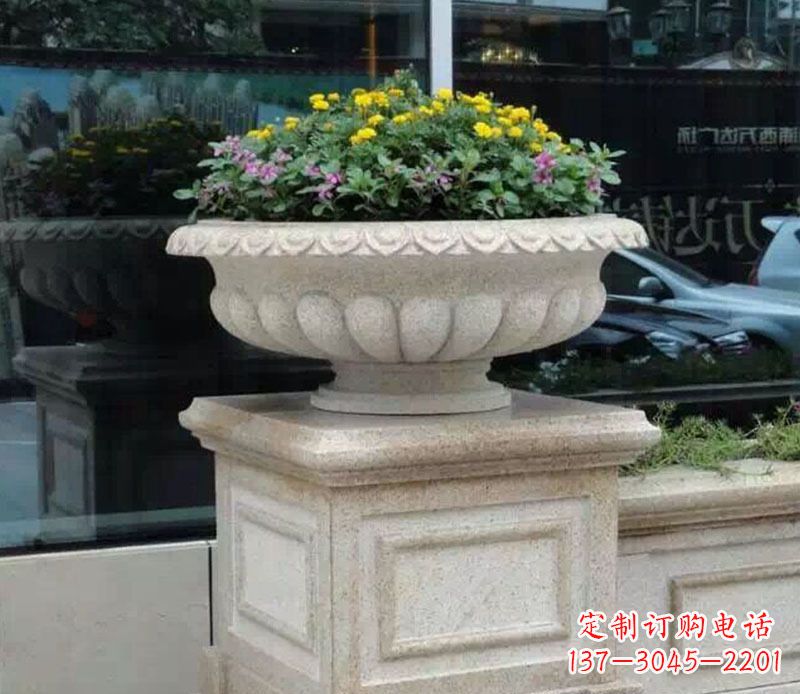 青海商场门口大理石花盆景观雕塑