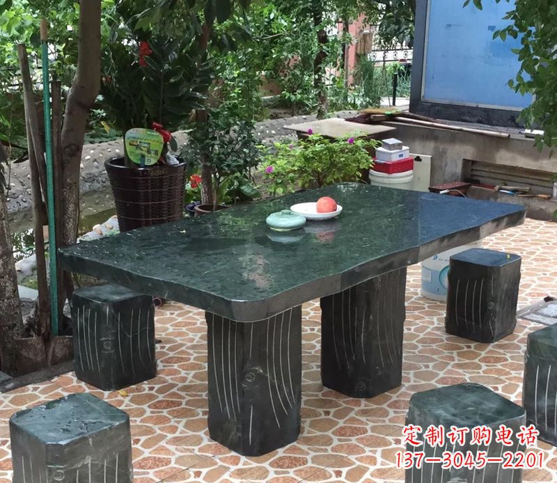 青海庭院长方形石桌凳雕塑