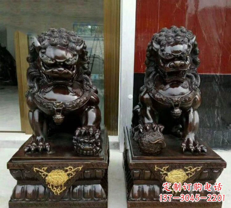 青海铜雕故宫狮子