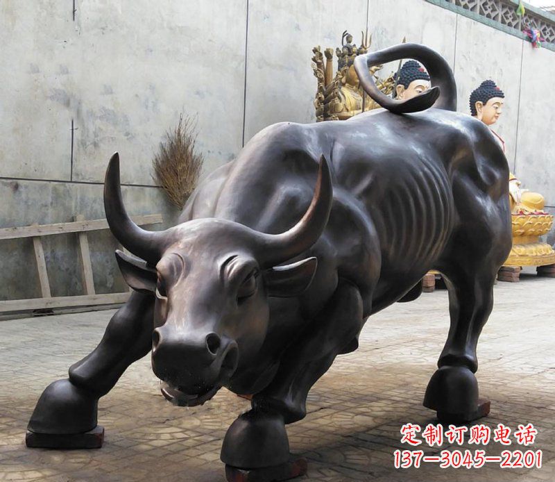 青海铜雕广场华尔街动物牛 (2)