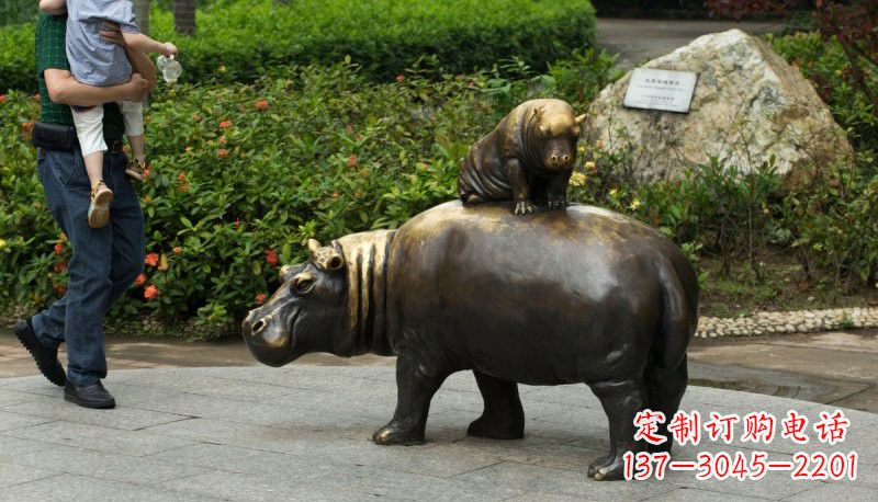 青海铜雕母子河马