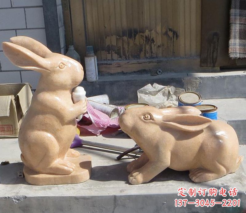 青海兔子石雕公园动物摆件