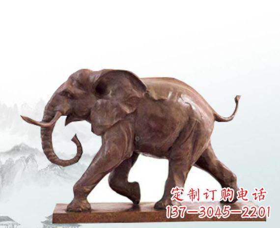 青海晚霞红大象公园动物石雕