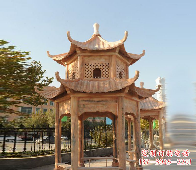 青海晚霞红景区休息凉亭