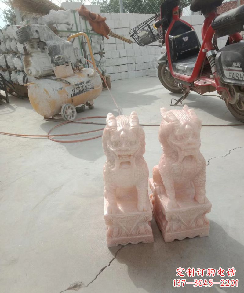 青海晚霞红神兽麒麟动物雕塑