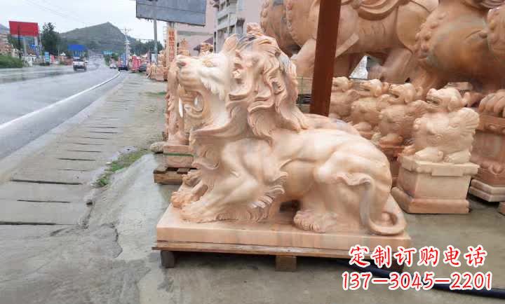 青海晚霞红狮子雕塑