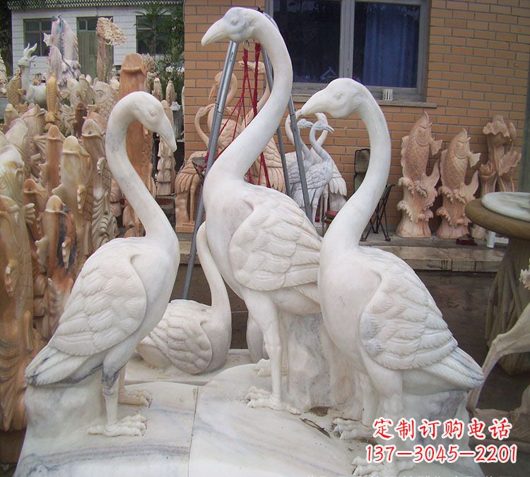 青海仙鹤衔树枝 石雕