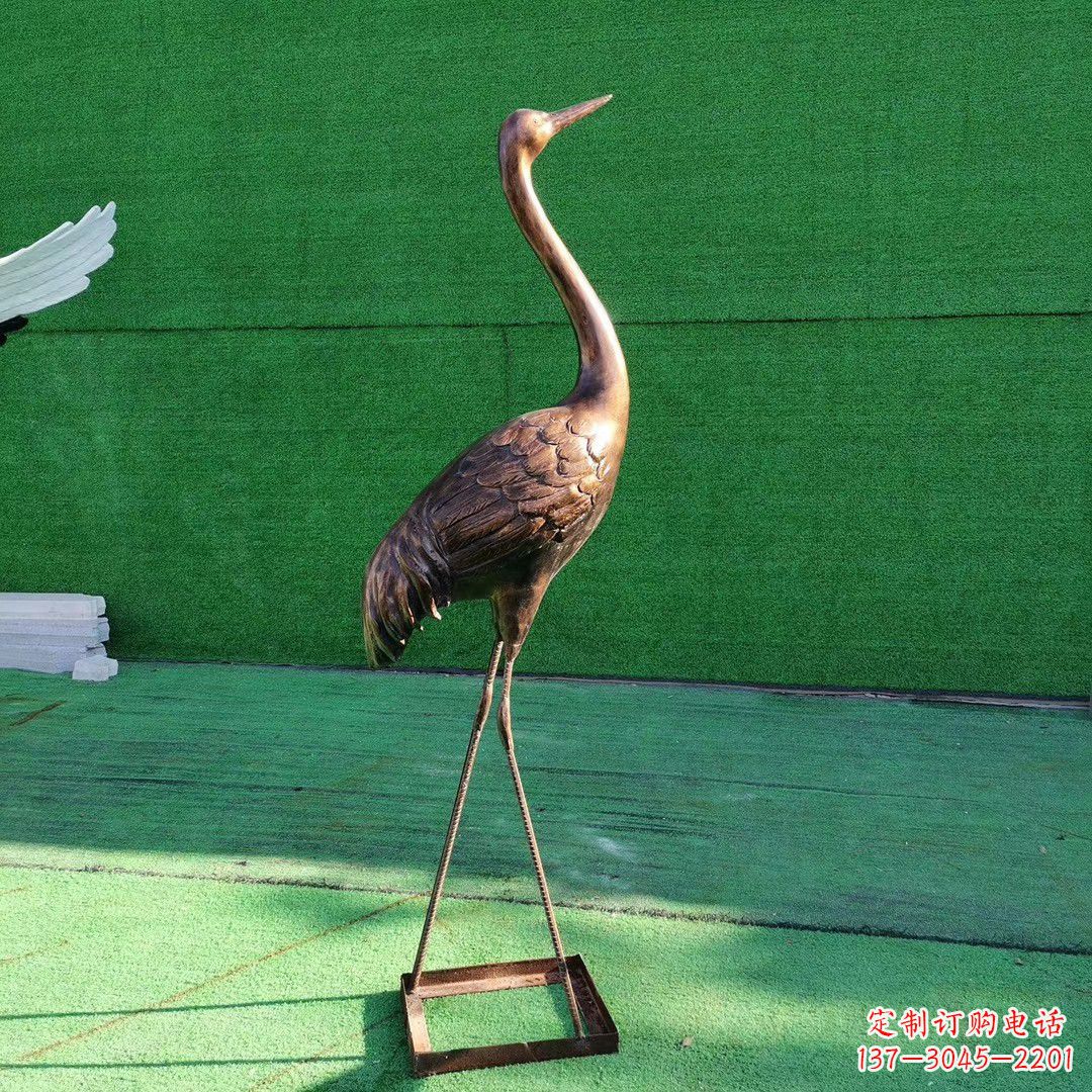 青海仙鹤衔芝铜雕