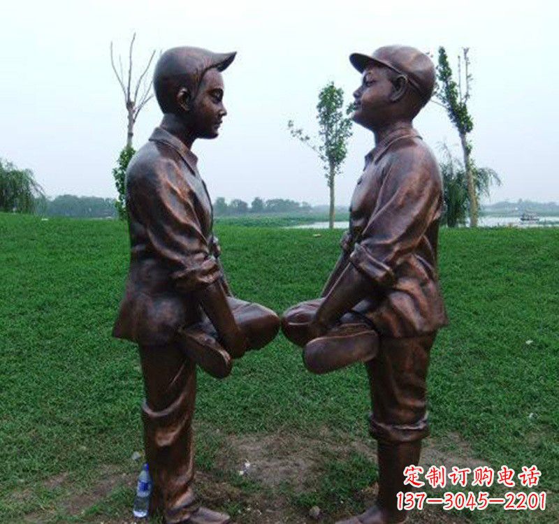 青海小孩斗鸡铸铜雕塑