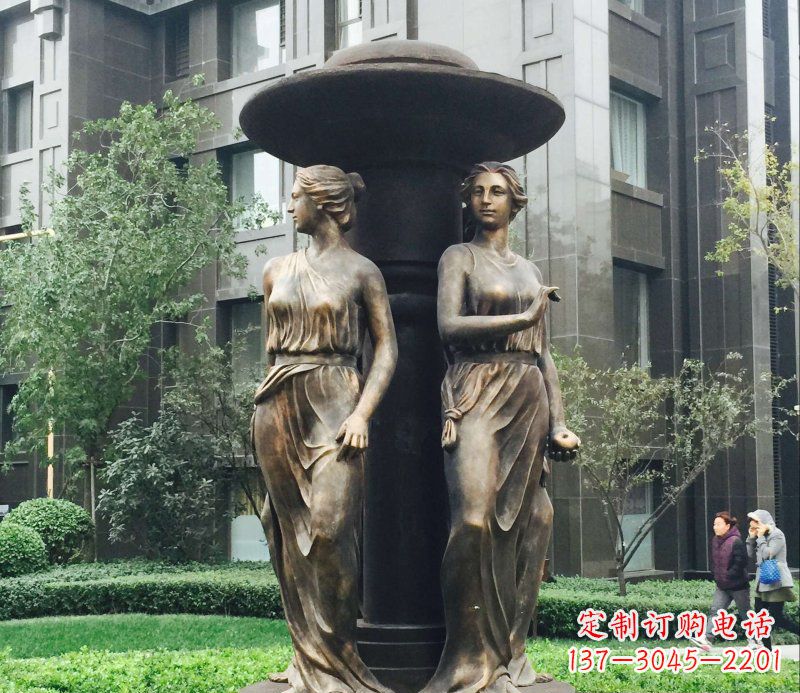 青海小区西方女人人物铜雕