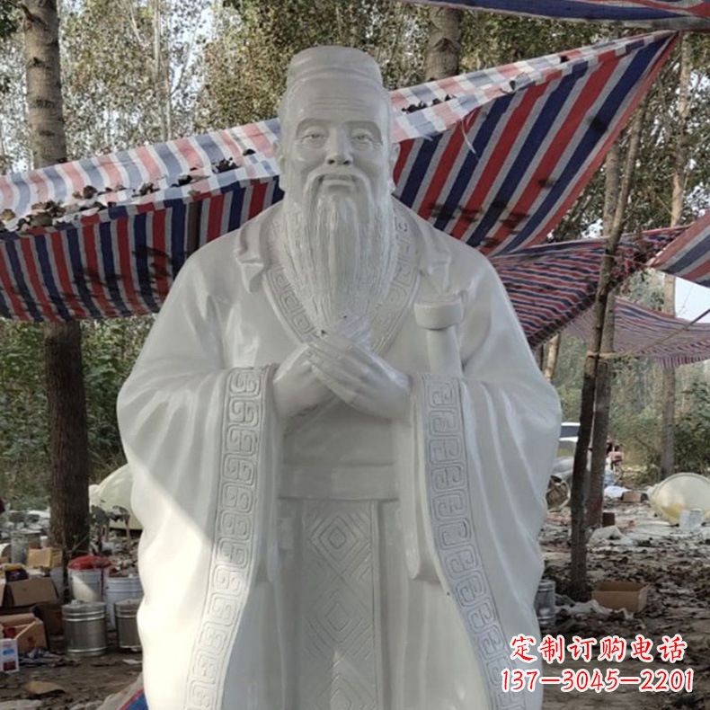 青海校园孔子雕像