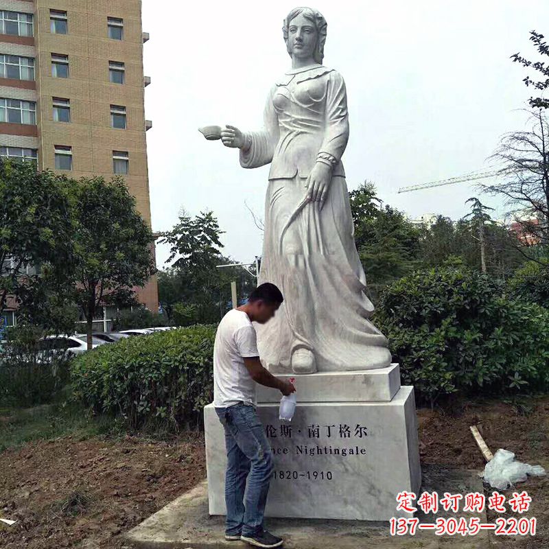 青海医院园林提灯天使南丁格尔石雕塑