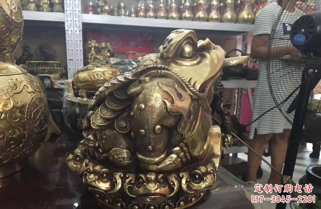青海招财金蟾动物铜雕