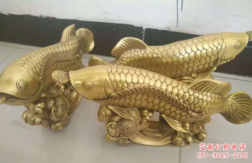青海招财金龙鱼雕塑 