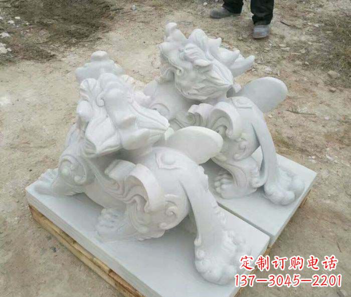 青海招财进宝立式貔貅门口石雕