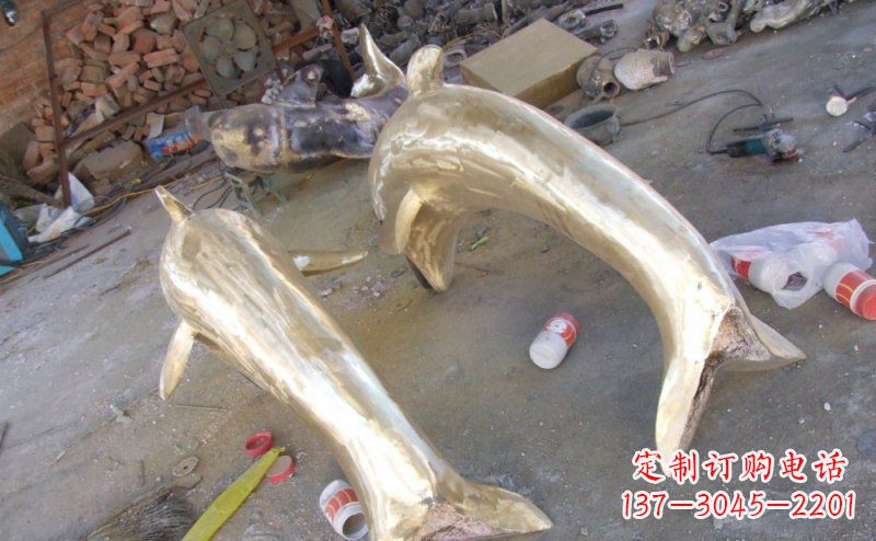 青海铸铜海豚公园动物铜雕