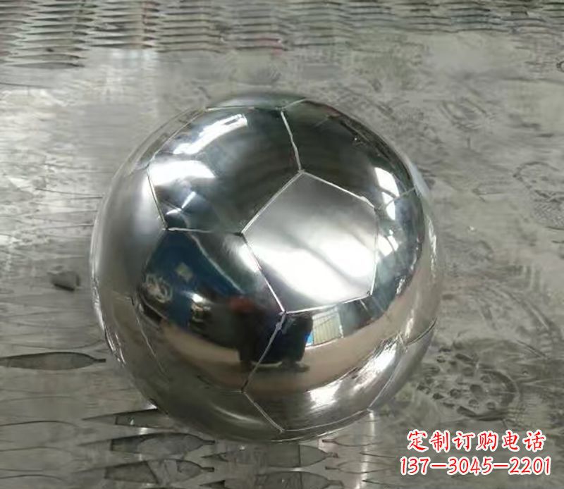 青海足球不锈钢体育器材雕塑